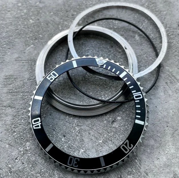 Piezas y detalles de acabado de la caja del Rolex Submariner