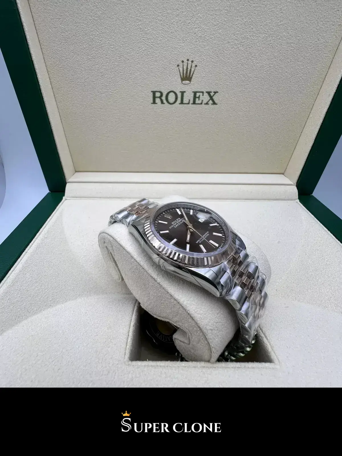 Rolex Datejust 126231 replica, esfera chocolate, vista 3 con brazalete Jubilee