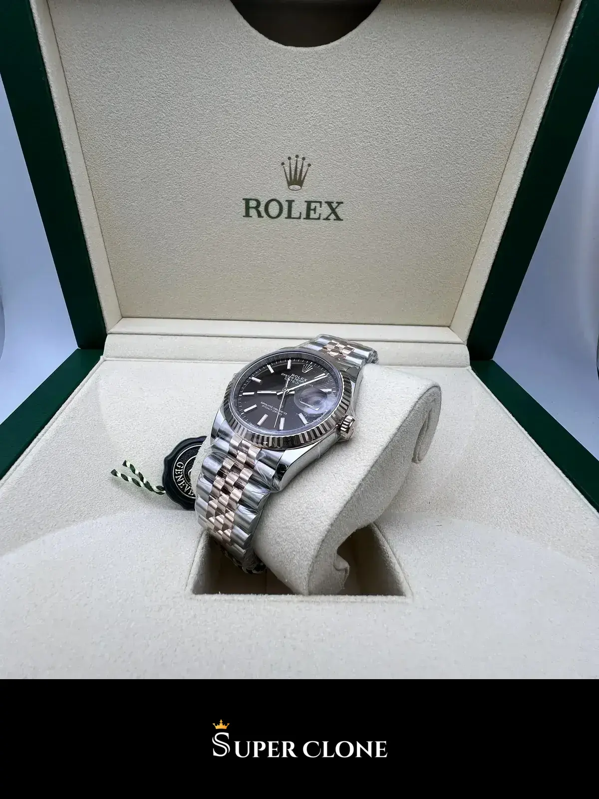 Rolex Datejust 126231 replica, esfera chocolate, vista 4 detalle del bisel estriado Everose