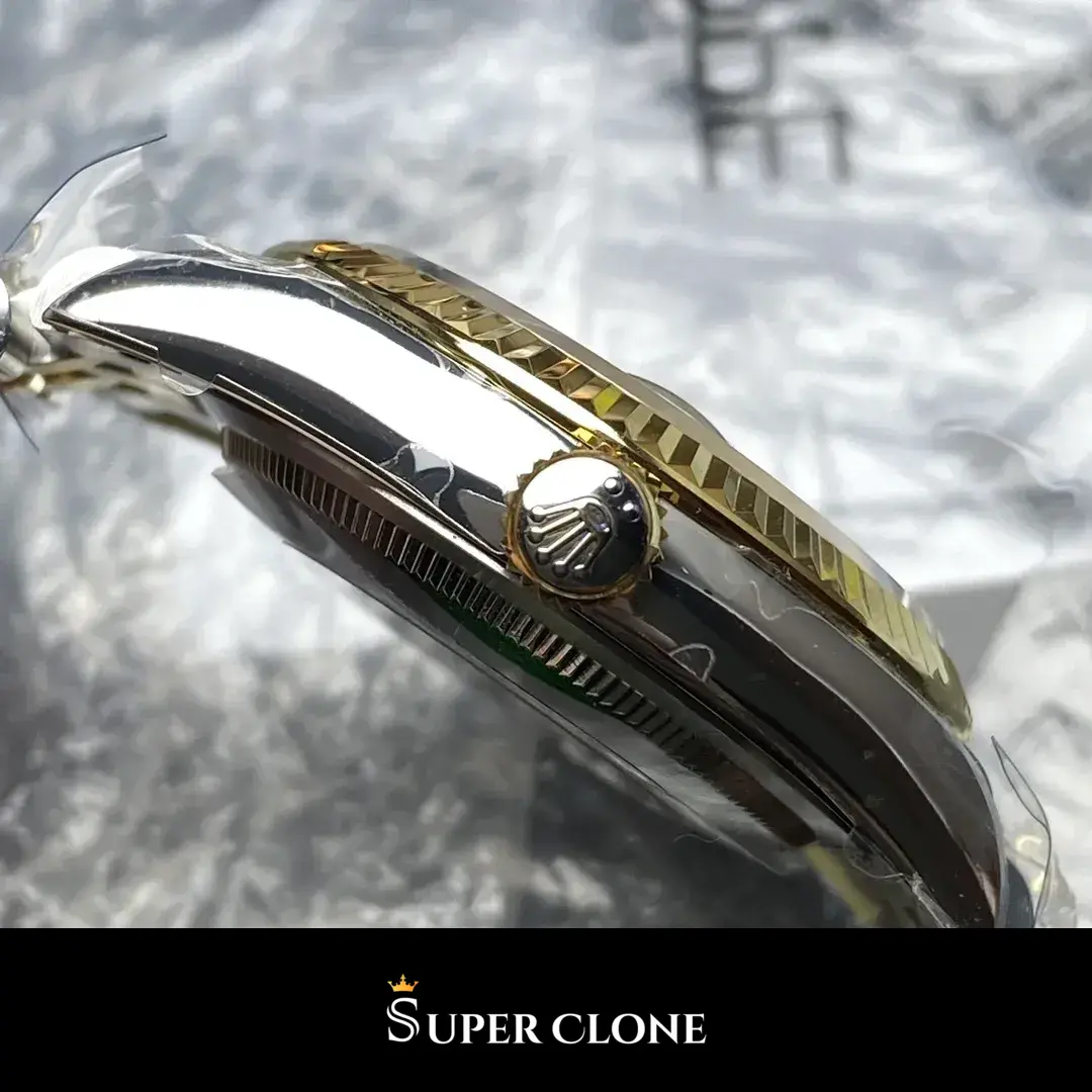 Rolex Datejust 126233 replica, primer plano de la esfera champán y agujas