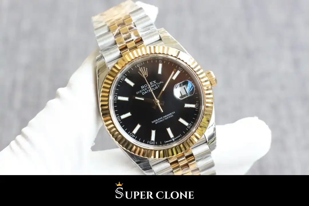 Datejust 126333 negra con bisel estriado de oro amarillo y brazalete Jubilee