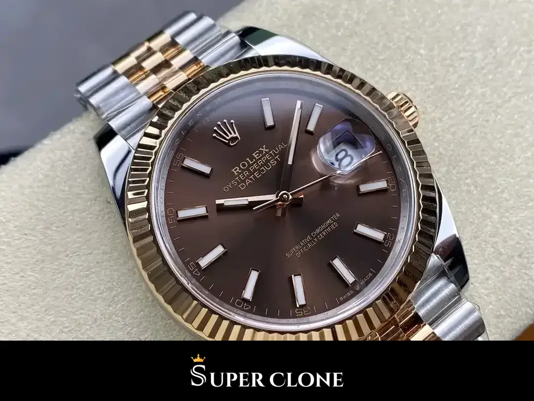Rolex Datejust 126331 miyota replica, primer plano de la esfera chocolate