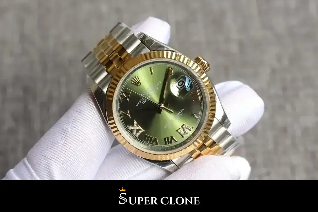 Esfera verde con números romanos y lupa Cyclops de la Datejust 126333 Rolesor amarillo