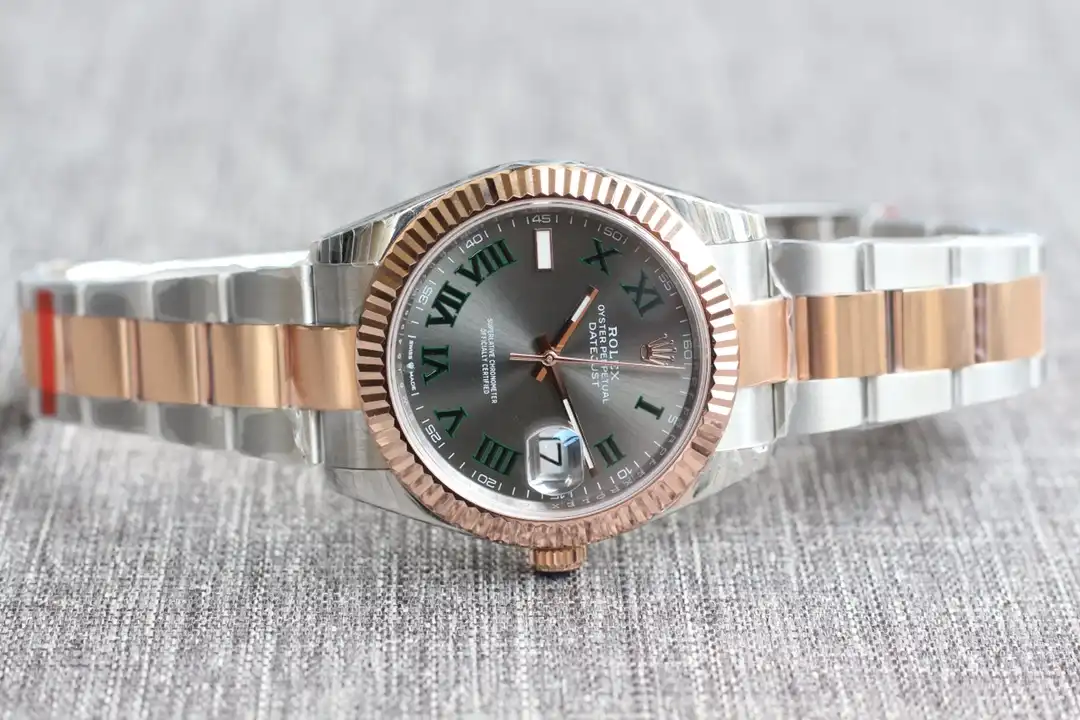 Rolex Datejust 126331 réplica 41mm — detalle de la corona y la caja