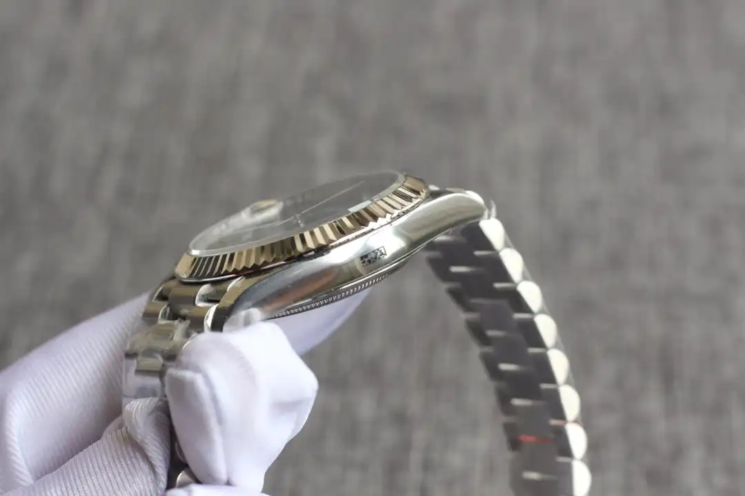 Rolex Day-Date 228239 réplica esfera rodio — macro del bisel