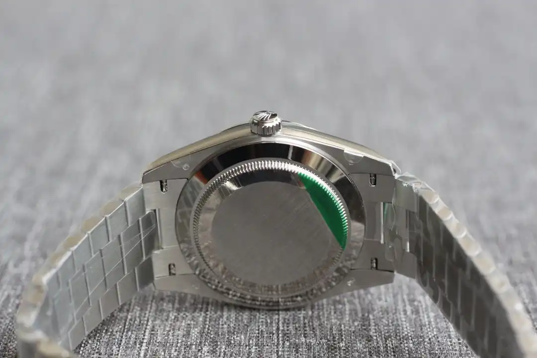 Day-Date 228239 réplica automática japonesa esfera rodio — vista en ángulo