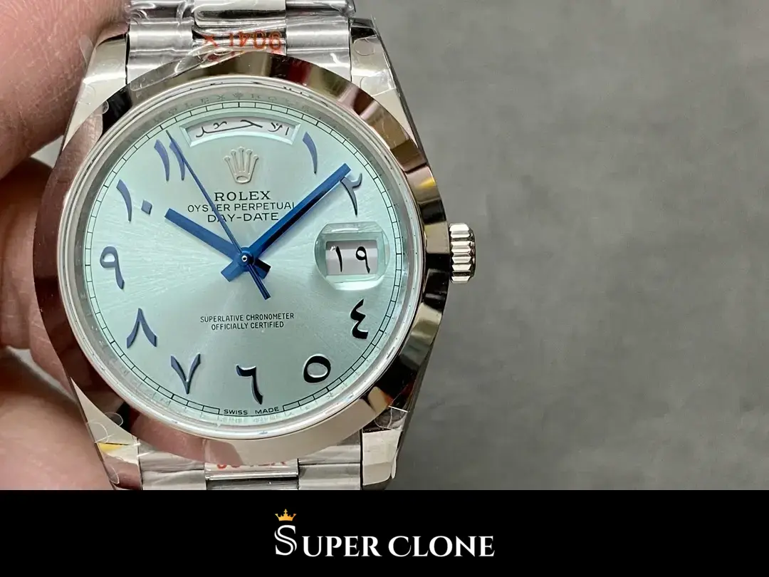 Rolex Day-Date 228206 réplica, bisel liso domado, azul hielo