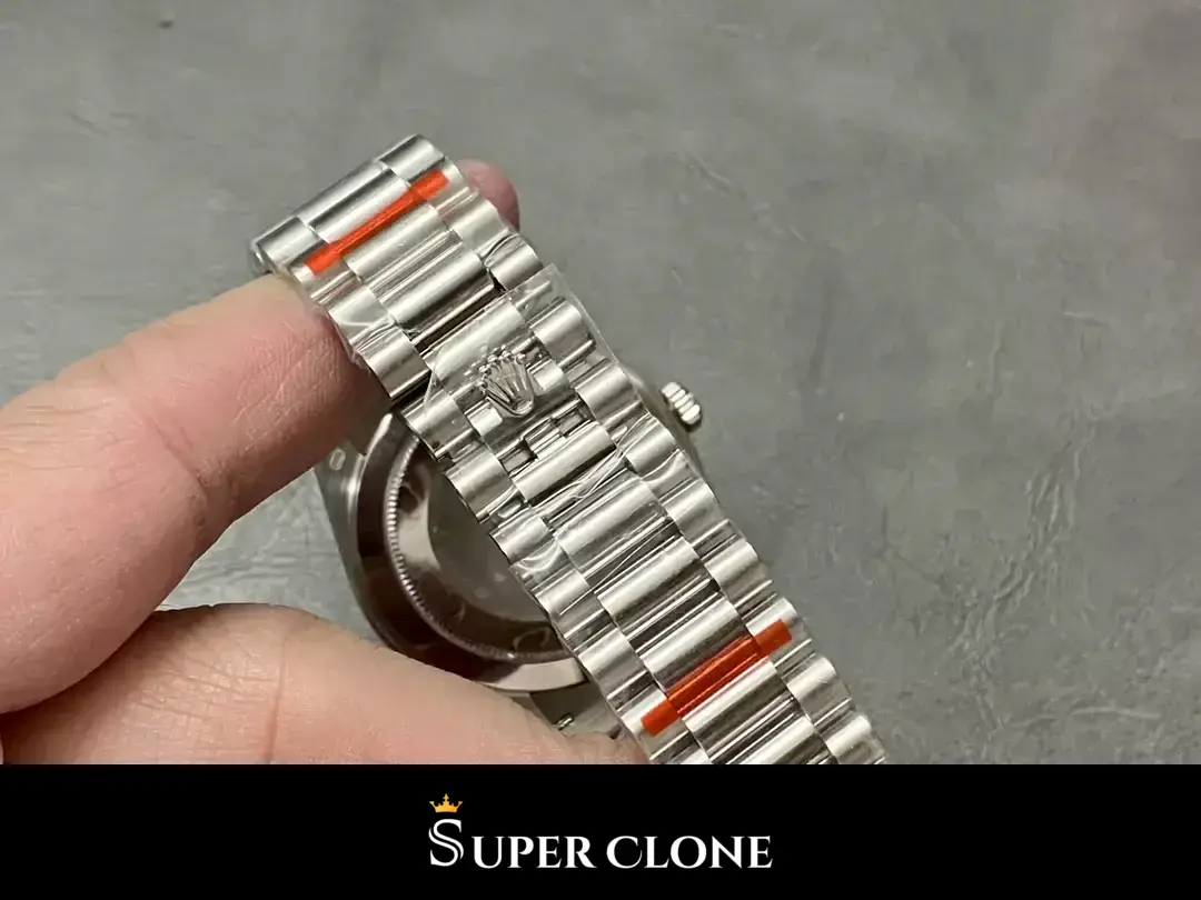 Rolex Day-Date 228206 replica, fecha con Cyclops a las 3, verde
