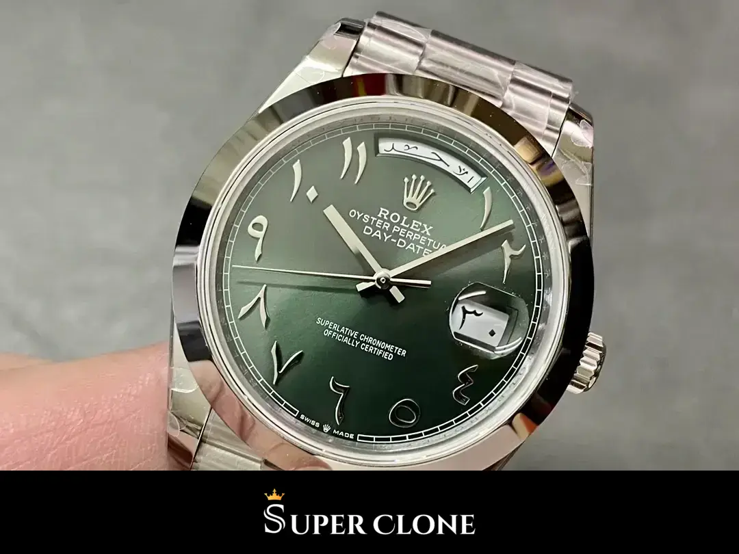 Rolex Day-Date 228206 replica, vista en muñeca, esfera verde