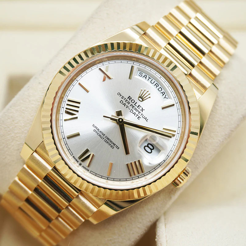 Rolex Day-Date 228238 replica 40mm, primer plano de la esfera plata