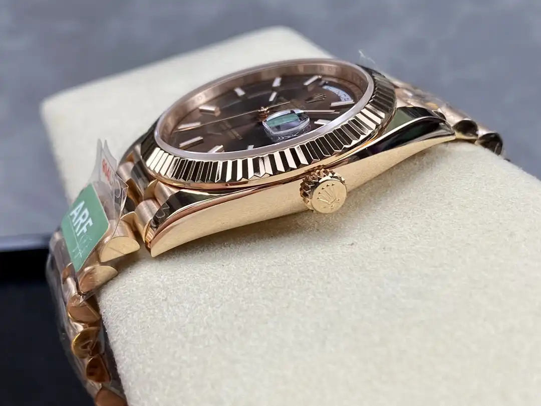 Rolex Day-Date 228235 réplica — detalle del brazalete