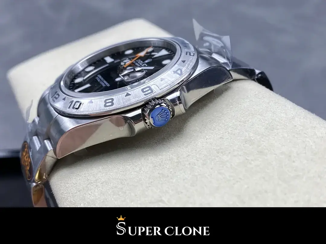 Rolex Explorer II 226570 replica, detalle del fondo de la caja