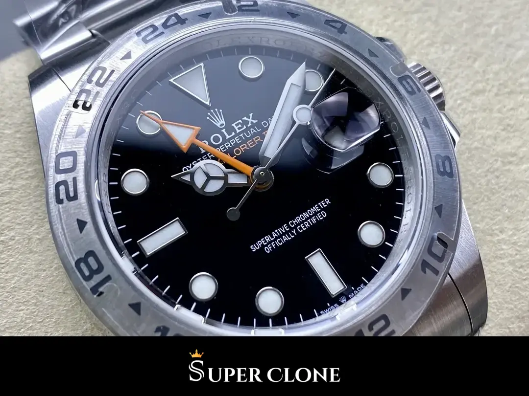 Rolex Explorer II 226570 replica, macro del bisel de 24 horas