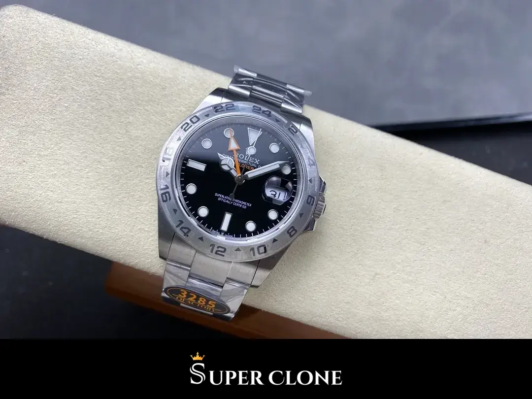 Rolex Explorer II 226570 replica, foto del lume en la esfera