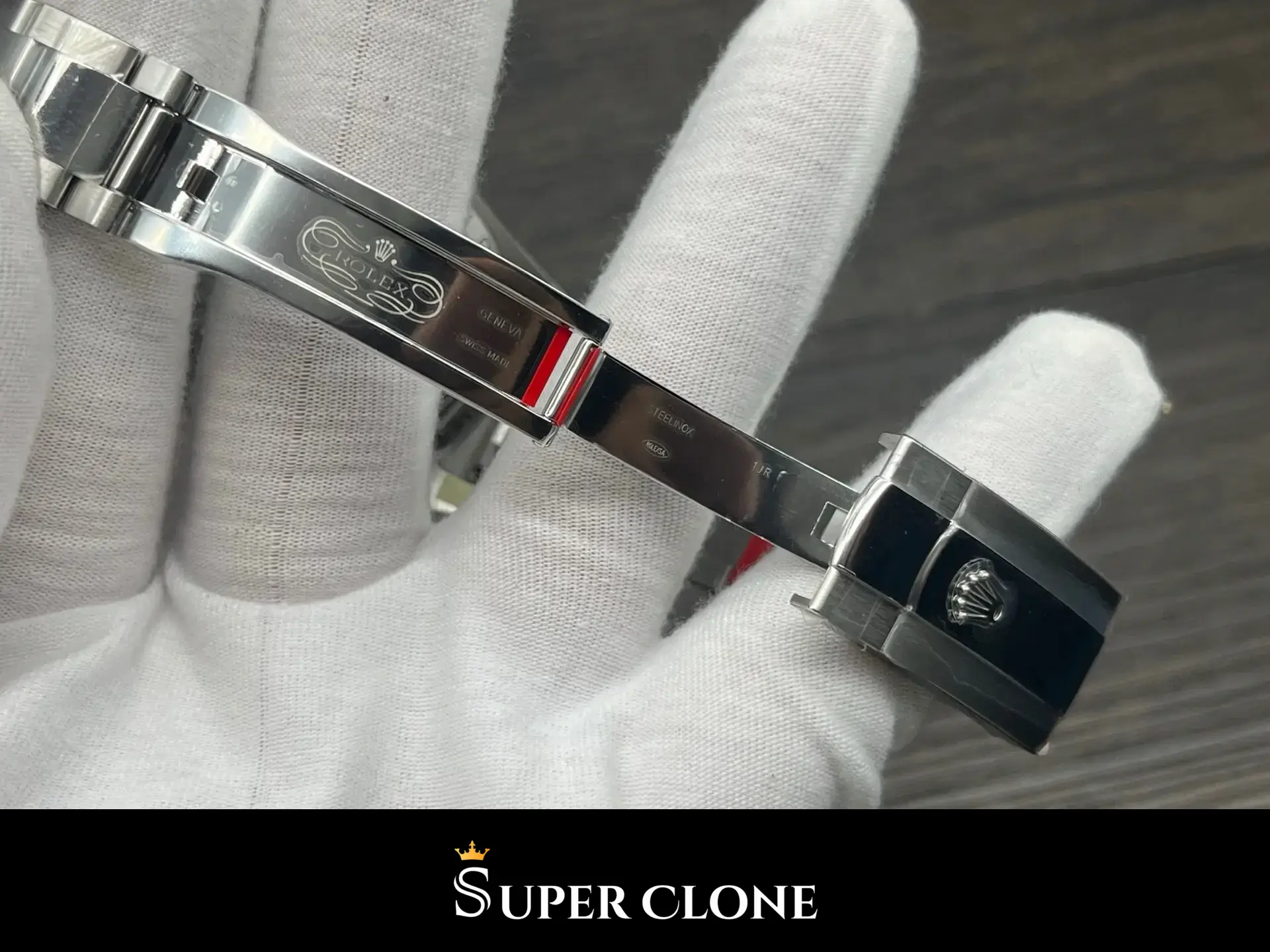 Rolex Milgauss 116400GV replica, esfera negra, vista 5