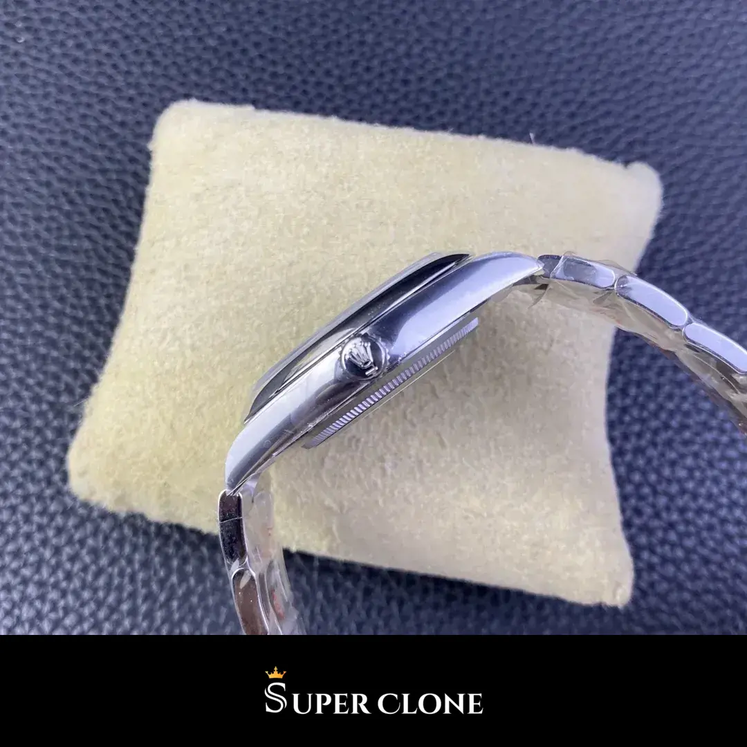 Rolex Oyster Perpetual 124300 replica, esfera negra, vista 7