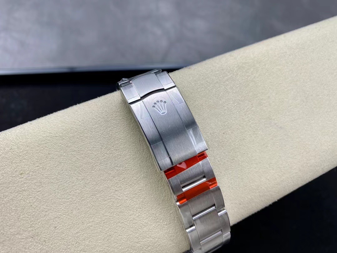 Rolex Oyster Perpetual 124300 replica, foto de la luminosidad