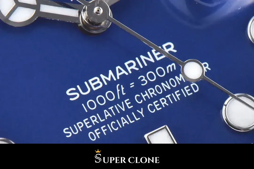 Rolex Submariner Smurf 116619LB, vista en ángulo, bisel Cerachrom azul