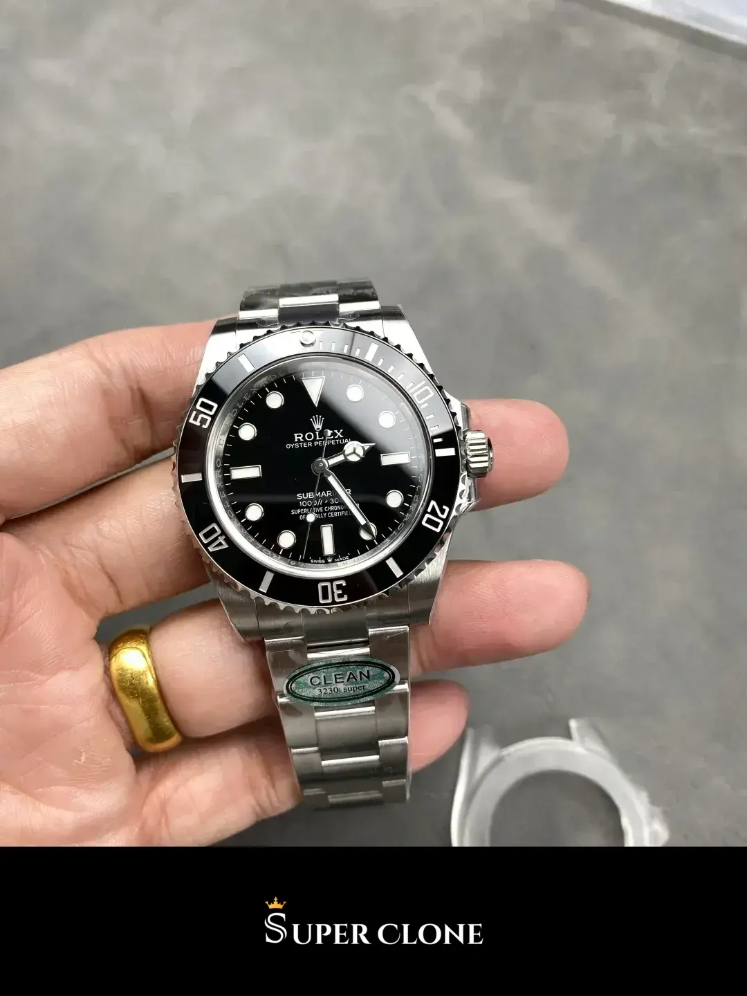 Rolex Submariner 124060 replica, detalle del brazalete, brazalete Oyster de acero