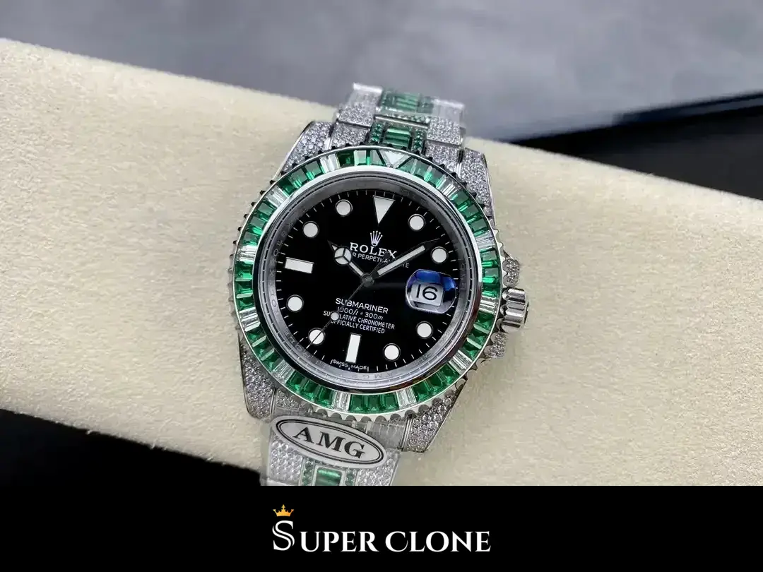 Rolex Submariner 126610LV replica, corona y caja, flanco con pavé de diamantes y corona roscada