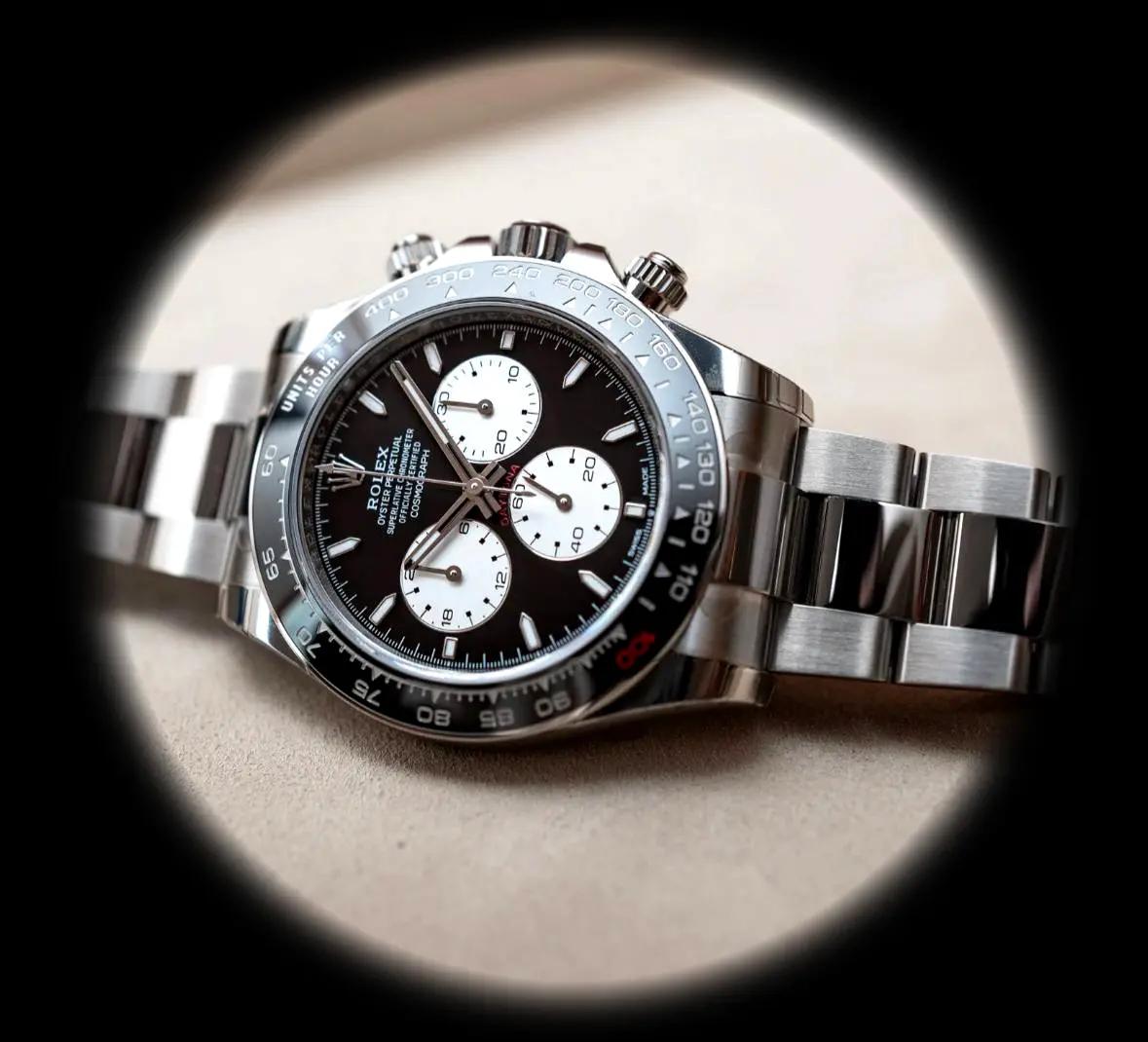 Daytona 126529LN super clon suizo, esfera negra, detalle del fondo de caja