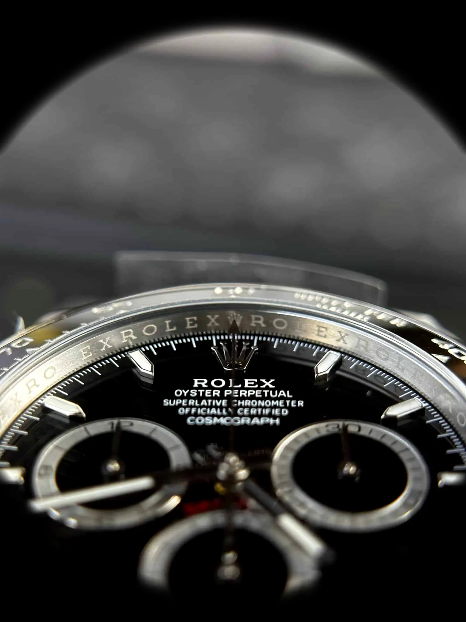 Rolex Daytona 126500LN clon suizo, detalle de la tapa trasera, esfera negra