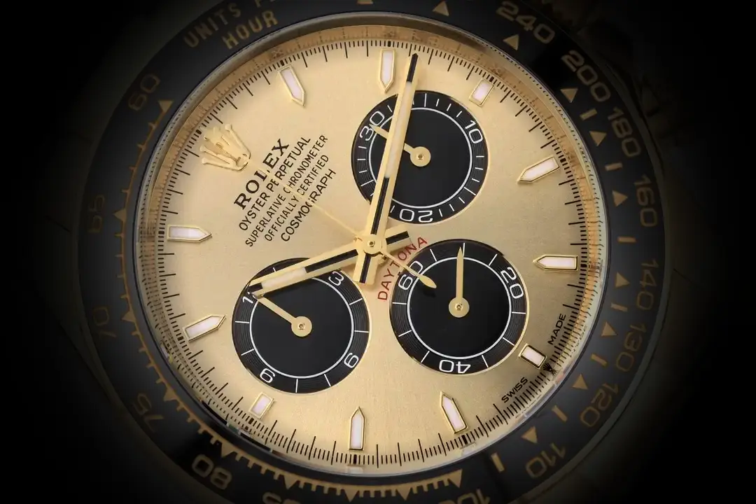 Daytona 126518LN super clon 40 mm, detalle de corona y caja, oro amarillo