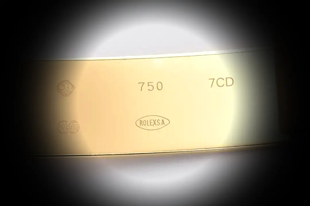 Daytona 126518LN super clon, vista en ángulo, oro amarillo