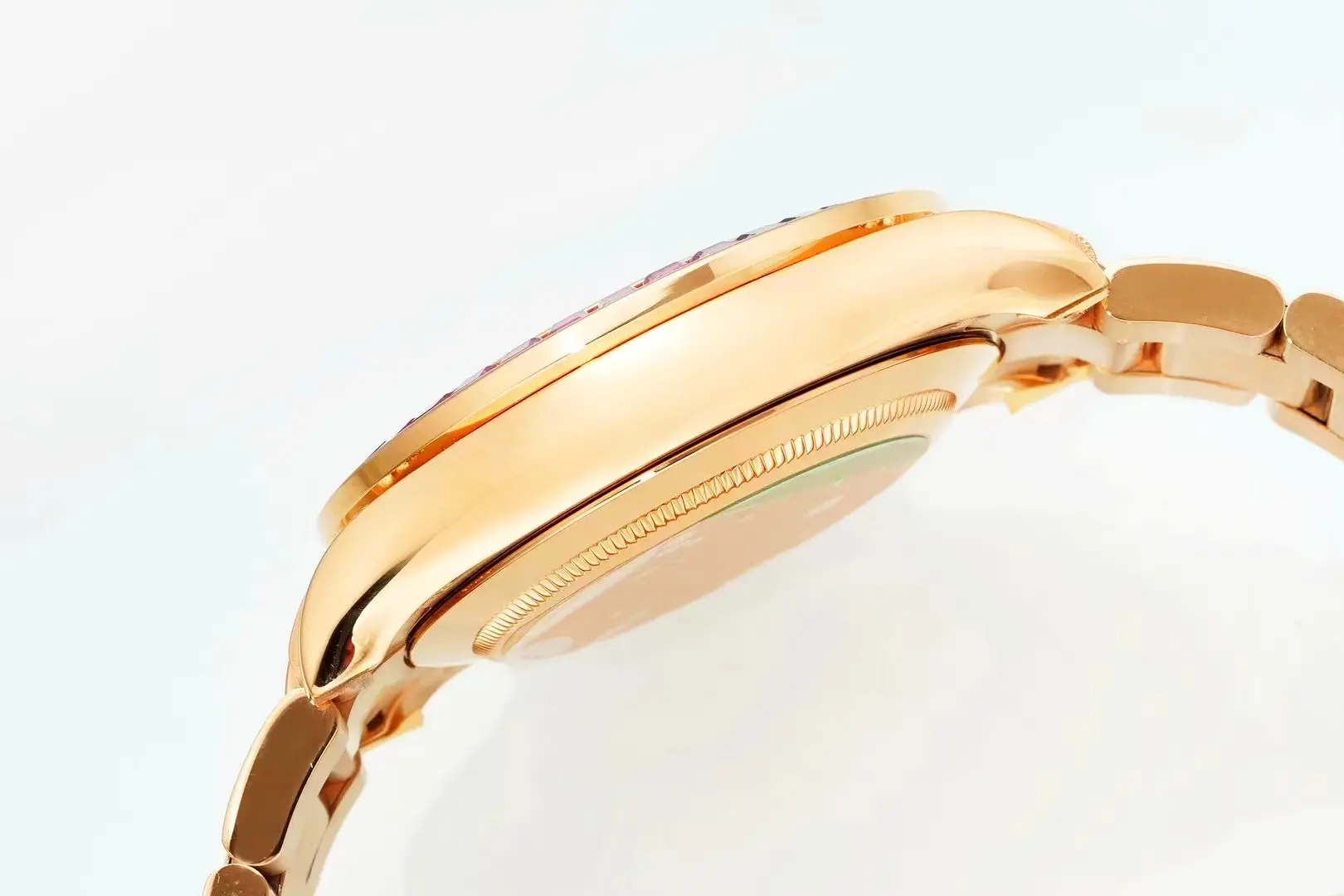 Rolex Daytona Rainbow 116595RBOW flanco de la caja en oro Everose pulido con brazalete Oyster