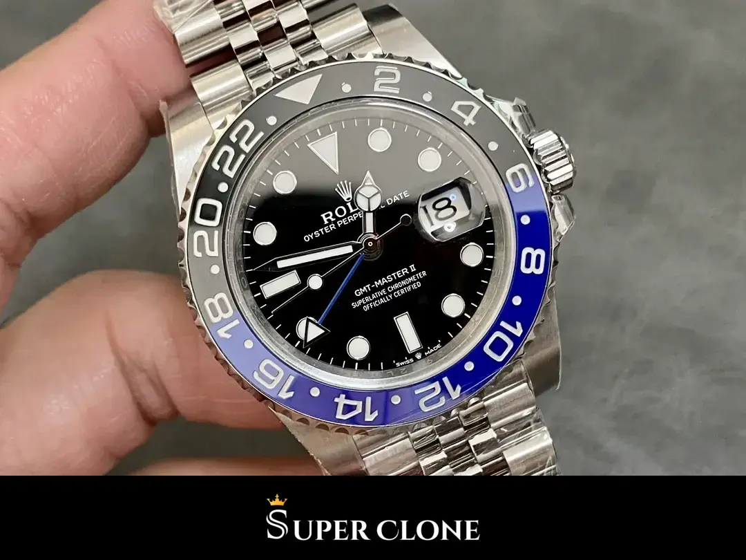 Rolex GMT-Master 126710BLNR replica Batman, detalle del fondo de caja