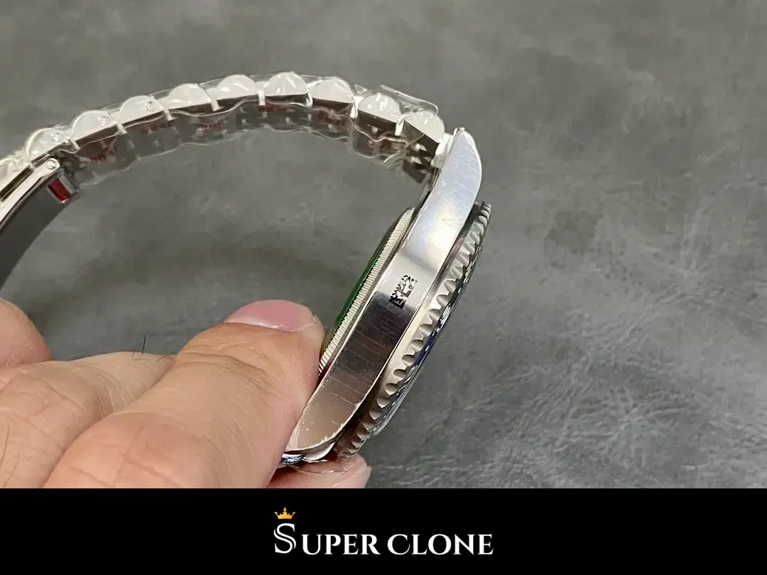 Rolex GMT-Master 126710BLNR replica Batman, detalle del brazalete Jubilee