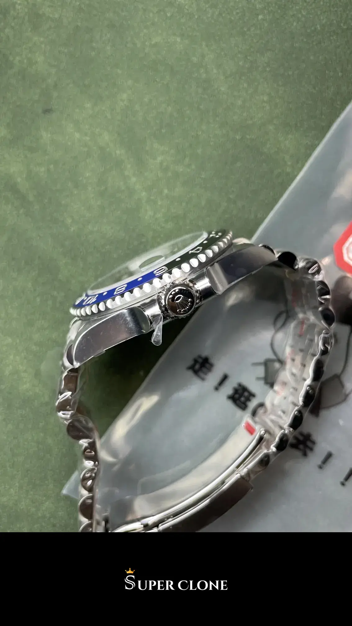 Rolex GMT-Master 126710BLNR replica, esfera verde, vista 7