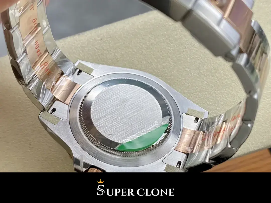 Rolex GMT-Master 126711CHNR replica esfera oro, vista 7