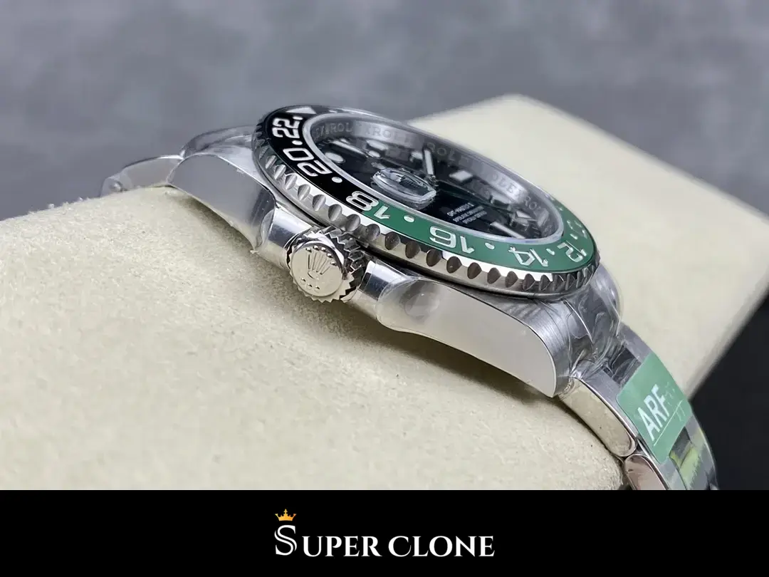 Rolex GMT-Master 126720VTNR replica, esfera negra, vista 5
