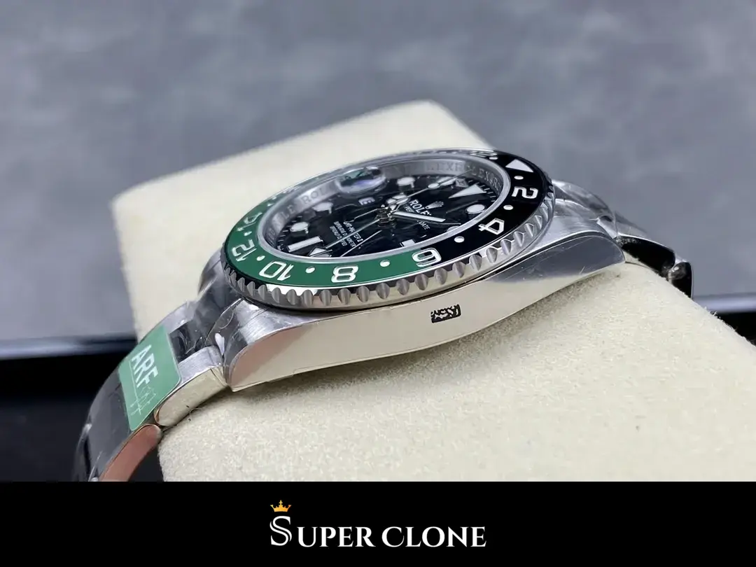 Rolex GMT-Master 126720VTNR replica, esfera negra, vista 7