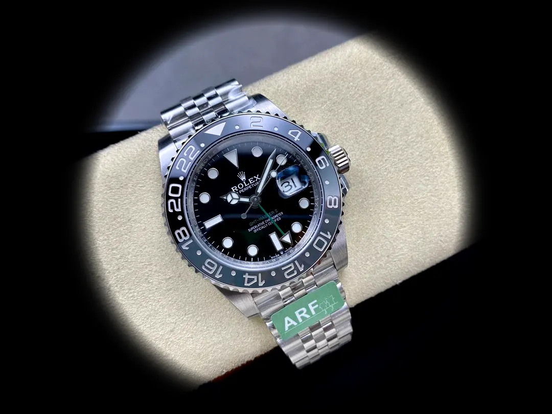 Rolex GMT-Master 126710GRNR clon suizo, perfil lateral