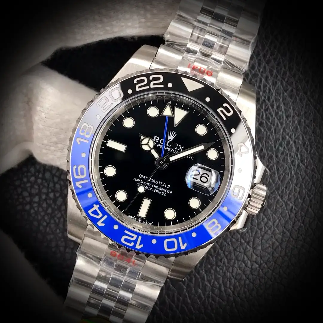 Rolex GMT-Master 126710 super clon esfera negra, detalle del fondo de caja