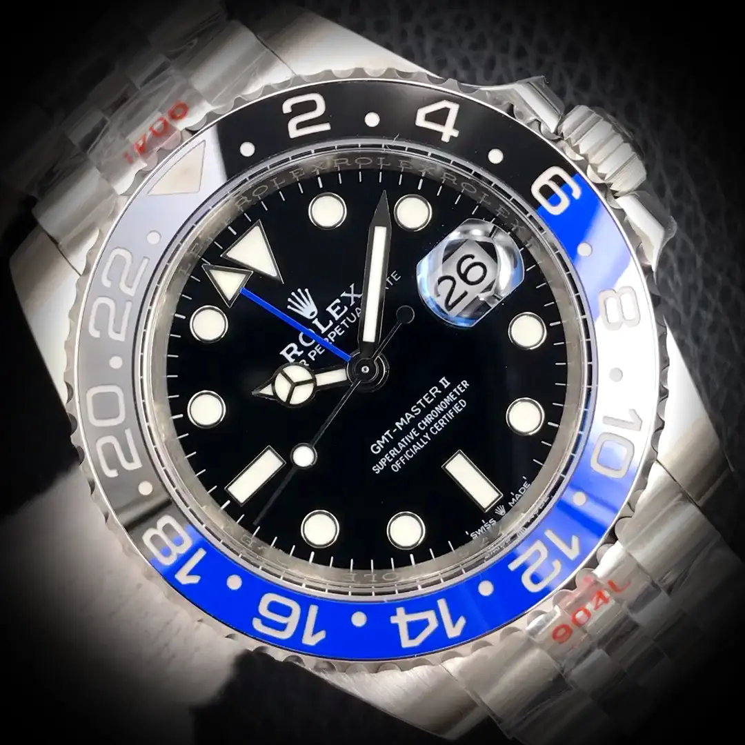 Rolex GMT-Master 126710 super clon 40mm, foto en la muñeca