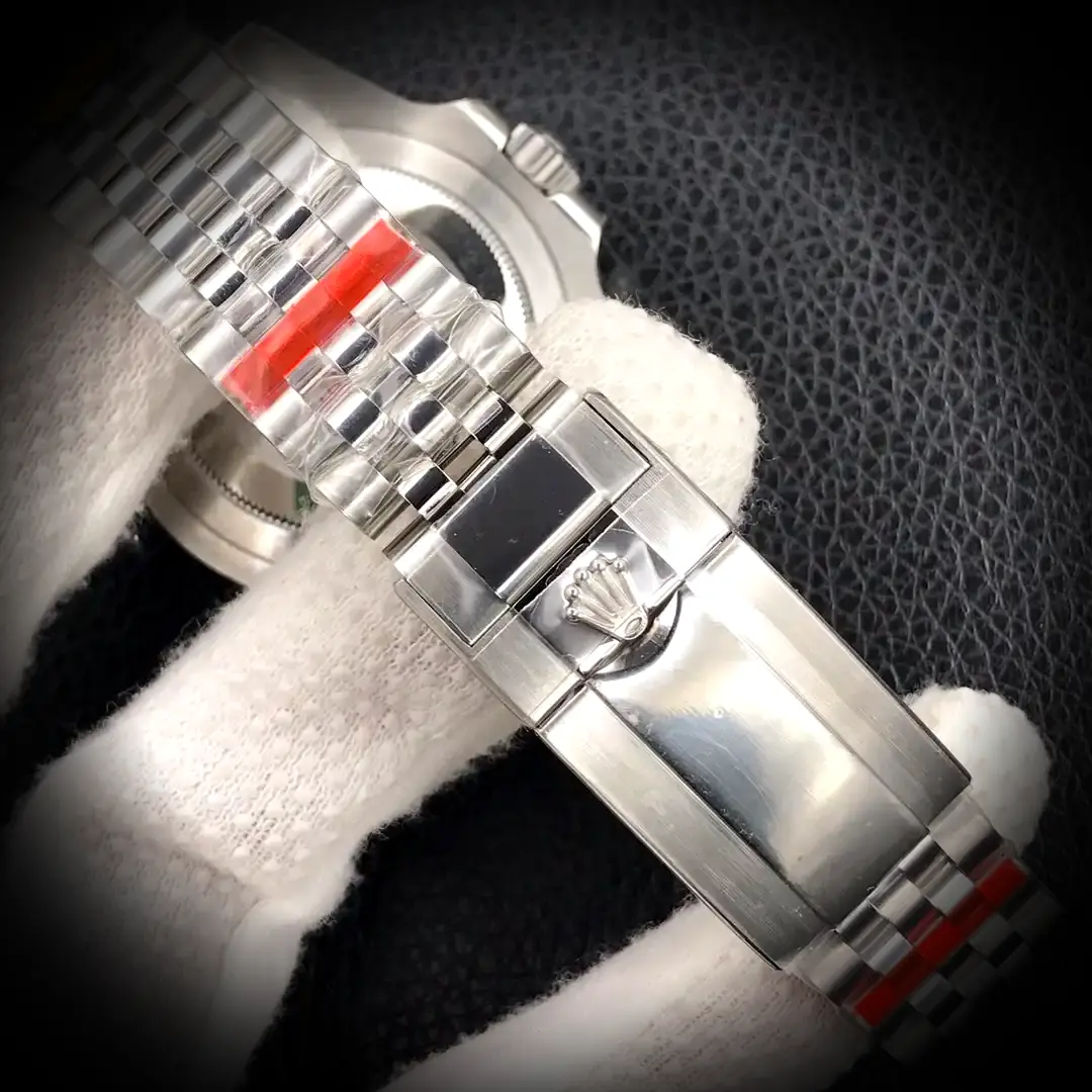 Rolex GMT-Master 126710 super clon 40mm, detalle de corona y caja