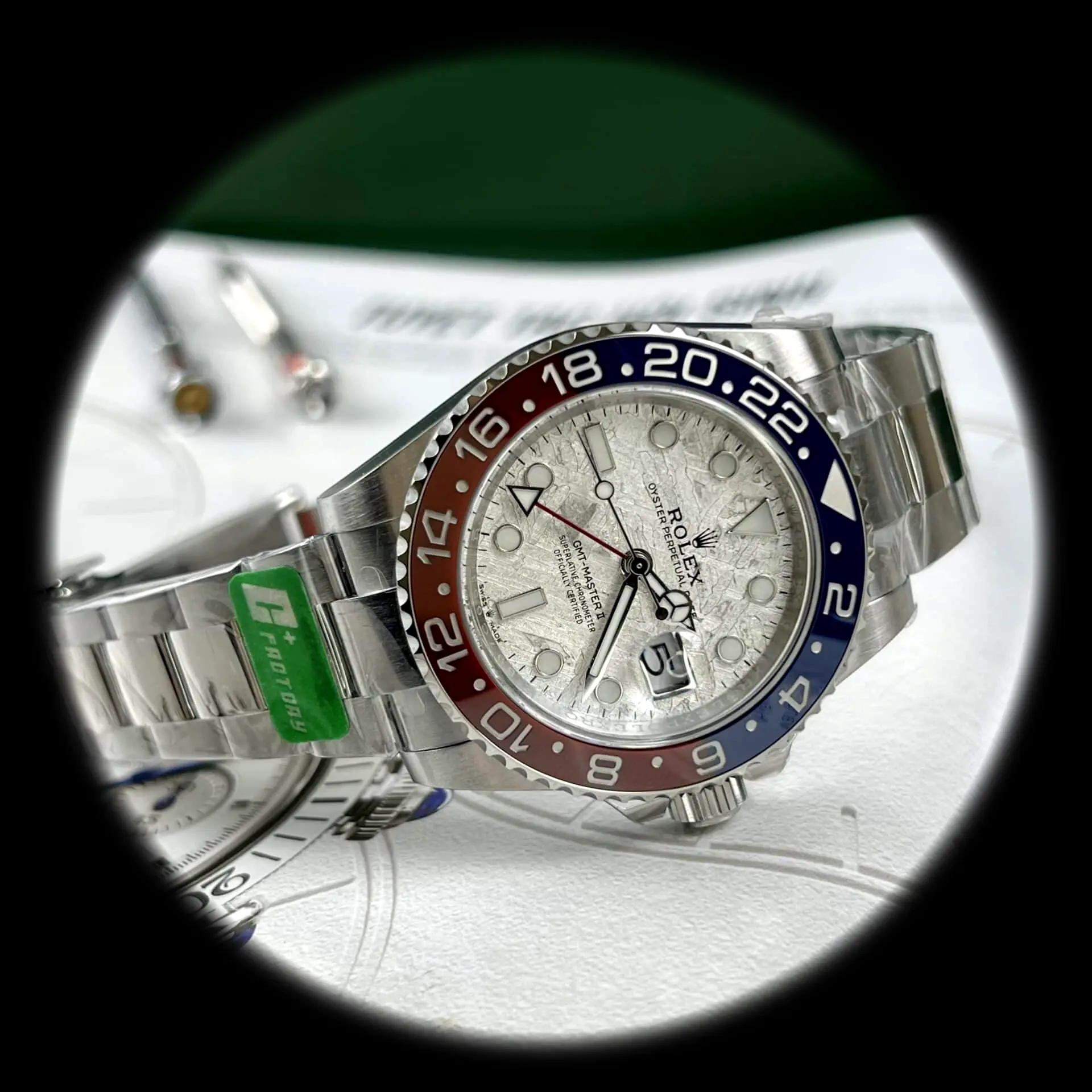 Rolex GMT-Master II 126719BLRO super clon, detalle del fondo de caja, esfera meteorito