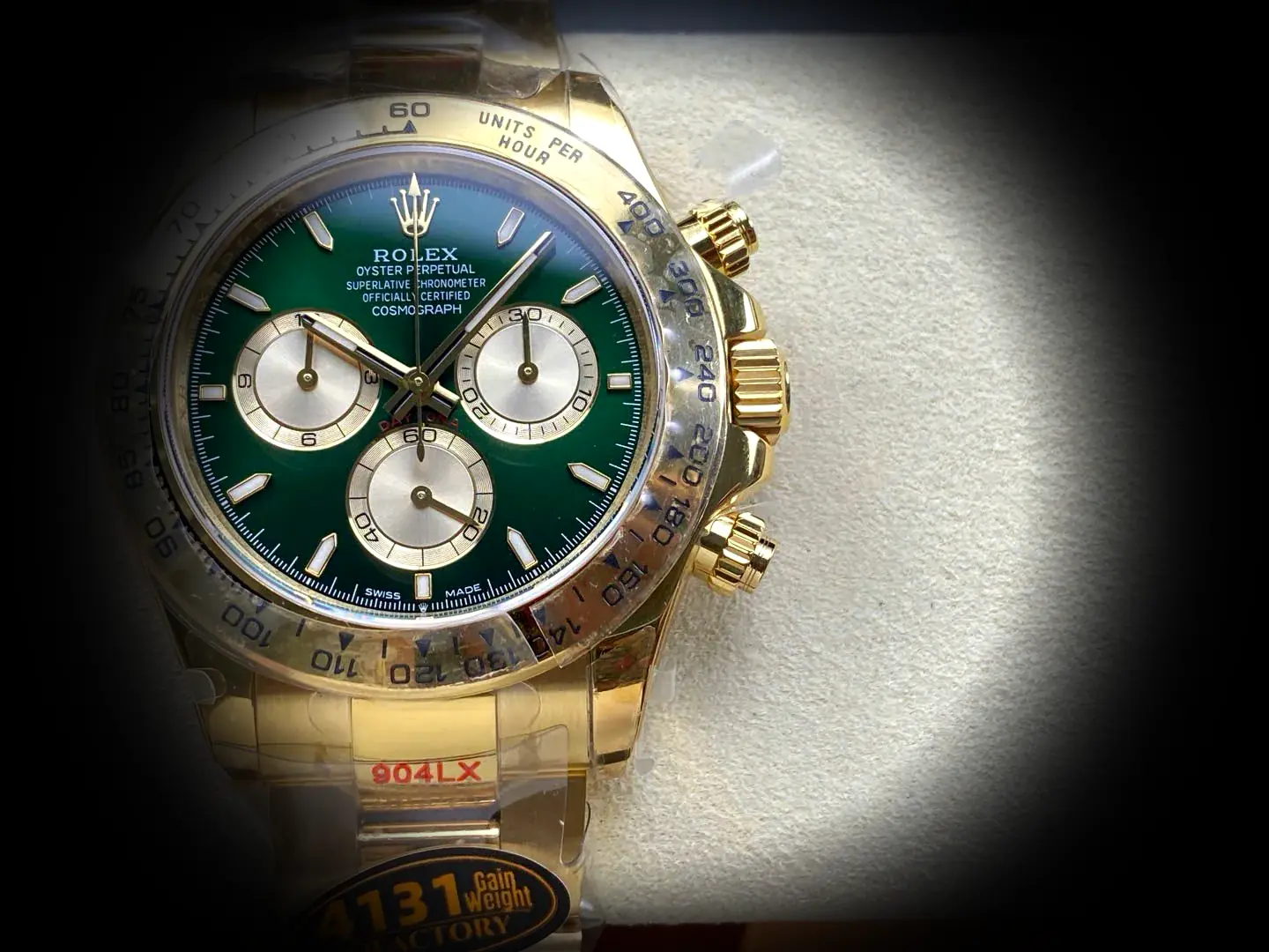 Rolex Daytona 126508 replica, perfil lateral, caja de oro amarillo 18k