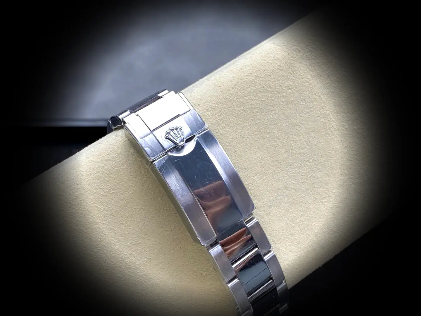Rolex Daytona 126509 super clon 40 mm, detalle de corona y caja