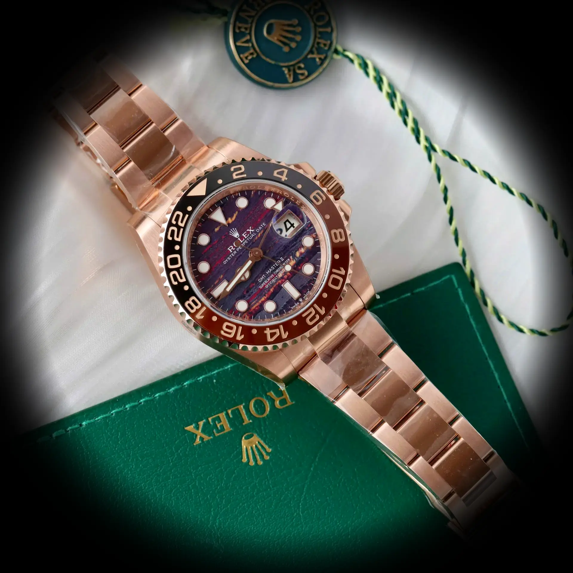 Rolex GMT-Master II 126715CHNR superclon 40mm, foto en la muñeca