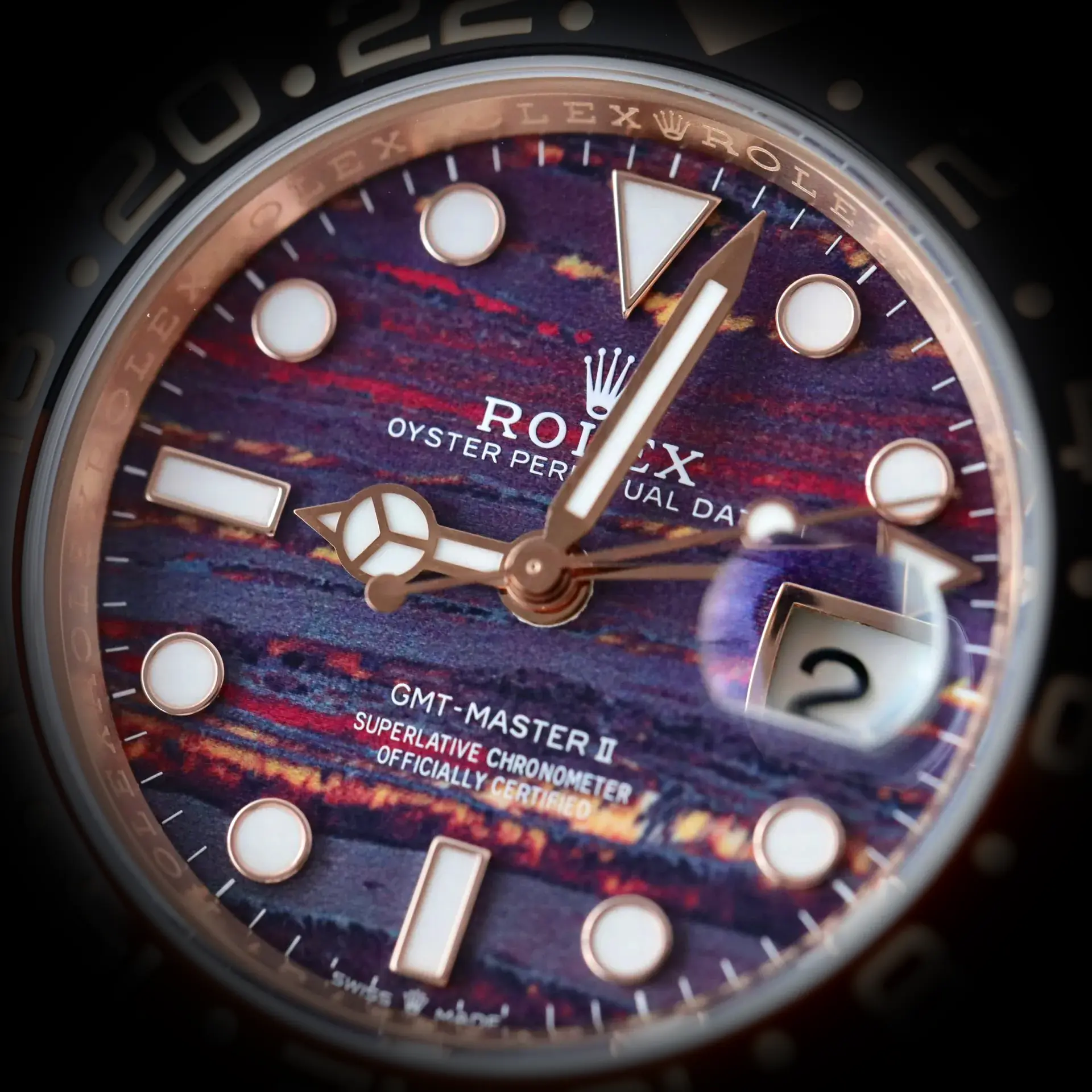 Rolex GMT-Master II 126715CHNR super clon, esfera tiger iron, macro del bisel