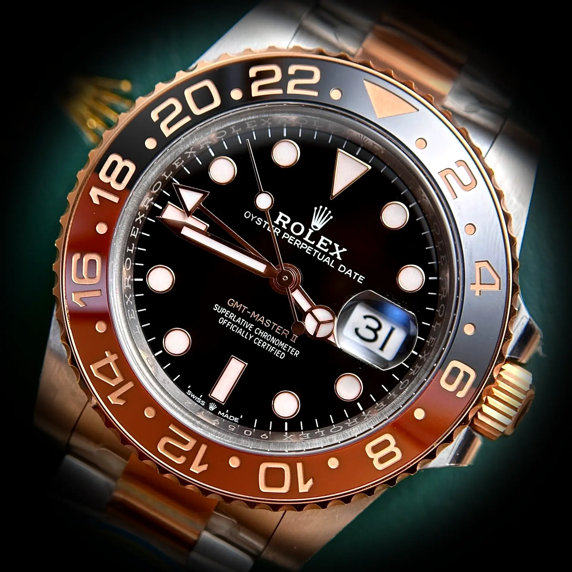 Rolex GMT-Master 126711CHNR clon suizo esfera negra, detalle del fondo de caja