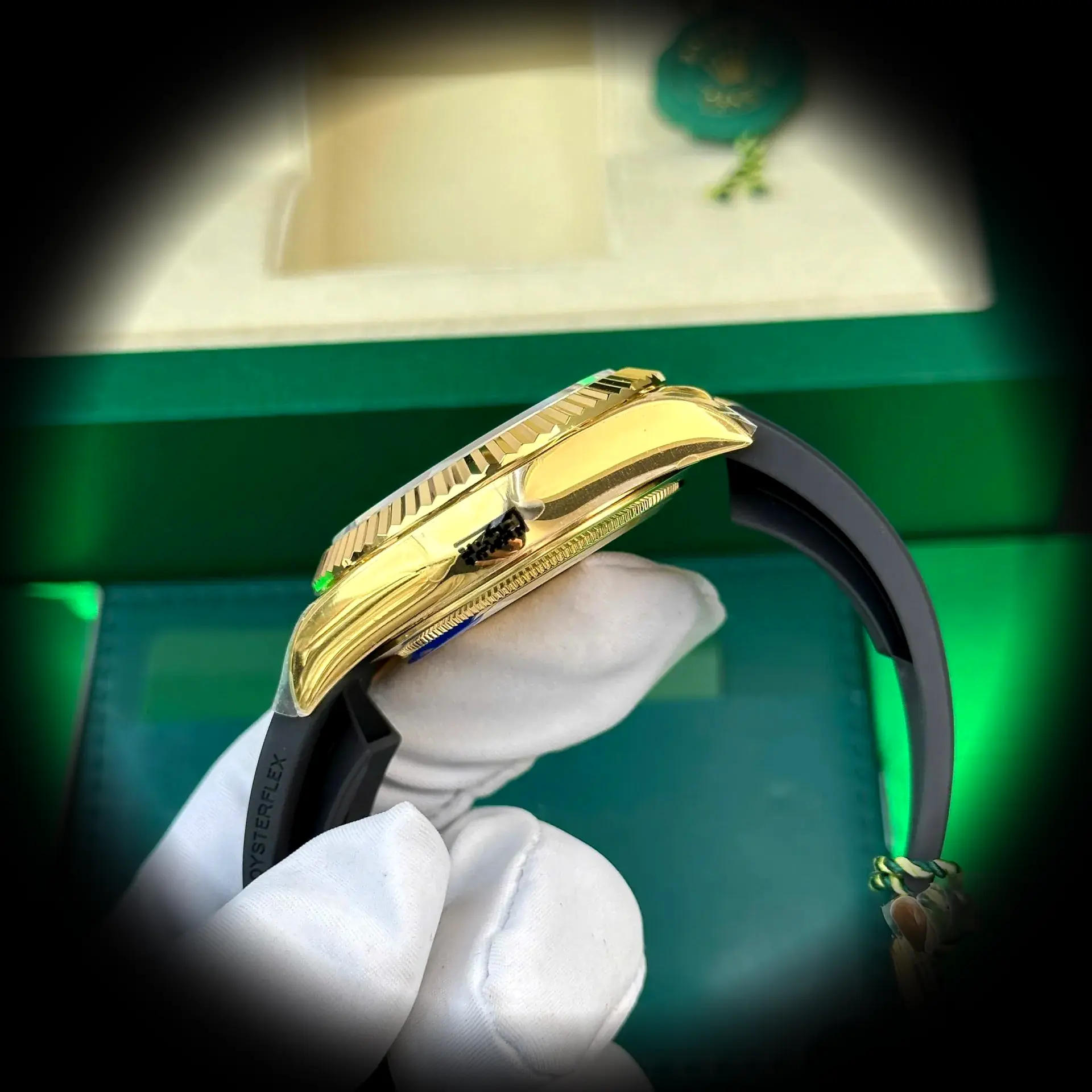 Rolex Sky-Dweller 336238 replica, esfera champán, vista en ángulo