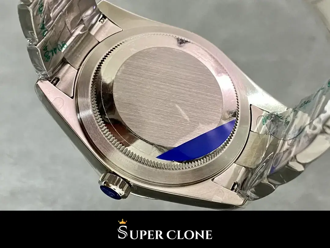 Rolex Sky-Dweller 326238 replica, toma angular, esfera verde menta