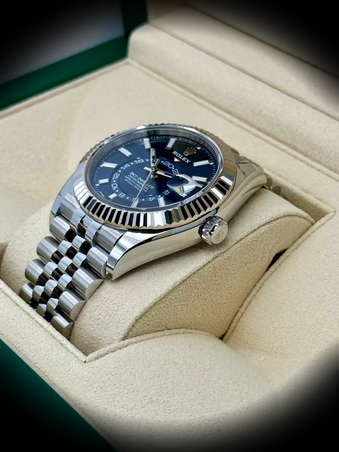 Rolex Sky-Dweller 336934 super clon de 42 mm, foto en la muñeca