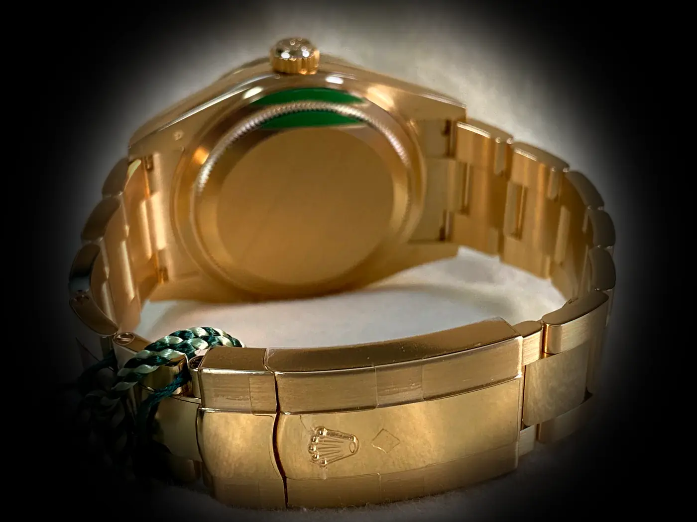 Rolex Sky-Dweller 336938 replica esfera champagne, detalle del fondo de caja