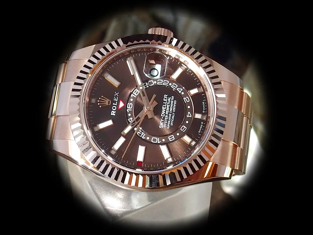 Rolex Sky-Dweller 336935 clon suizo esfera chocolate, macro del bisel